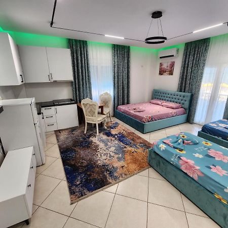 Tirana Class House Exteriör bild